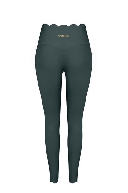 High-Waist Scallop Scrunch Legging