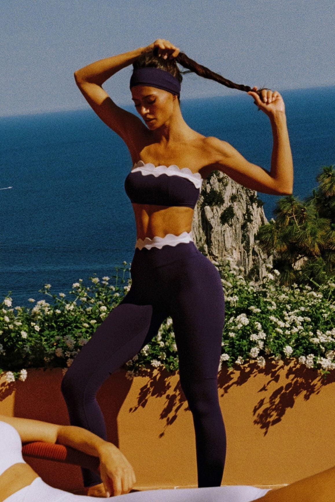Scallop Contrast Scrunch Legging